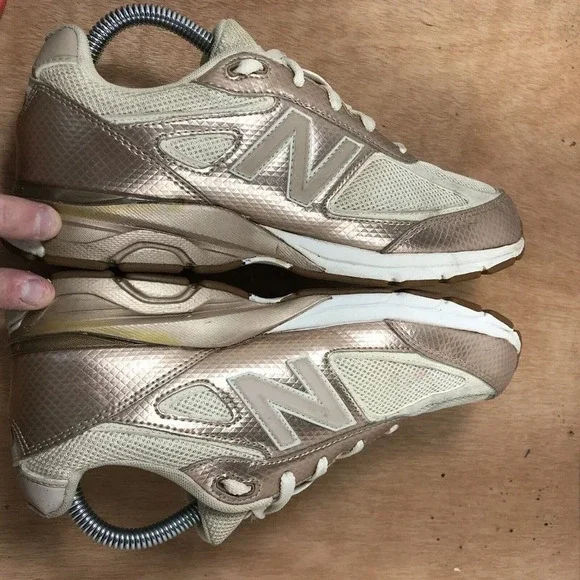 New Balance Youth 990V4 Athletic Running Shoe KJ9902kG Gold White size 6.5